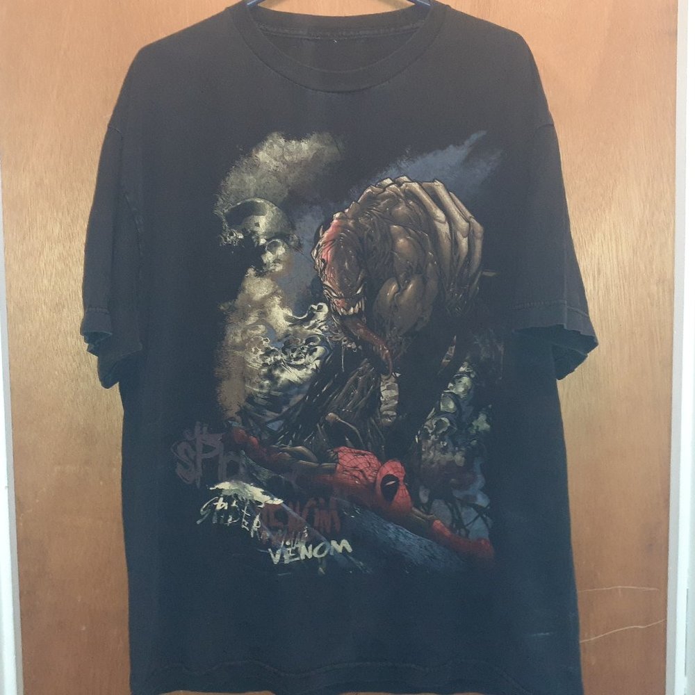 Spiderman and Venom Mens Tee Shirt Black Size XL